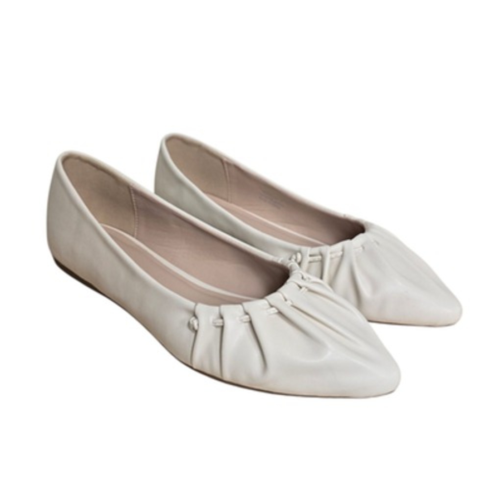 ModCloth Shoes Womens Size 9 Ivory Pointed Toe Ruched Ballet‎ Flats HEART2101